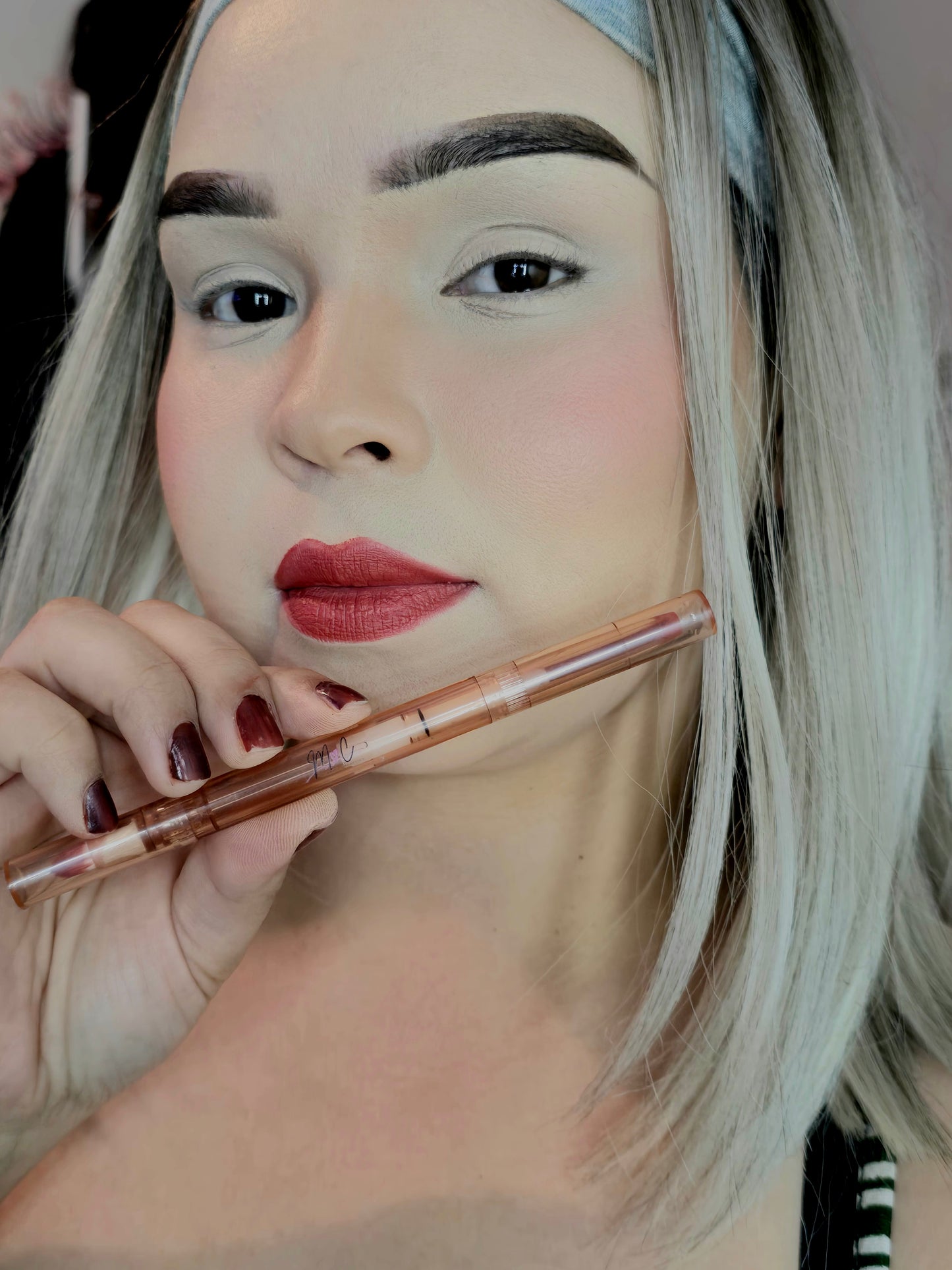 Lip liner with brush