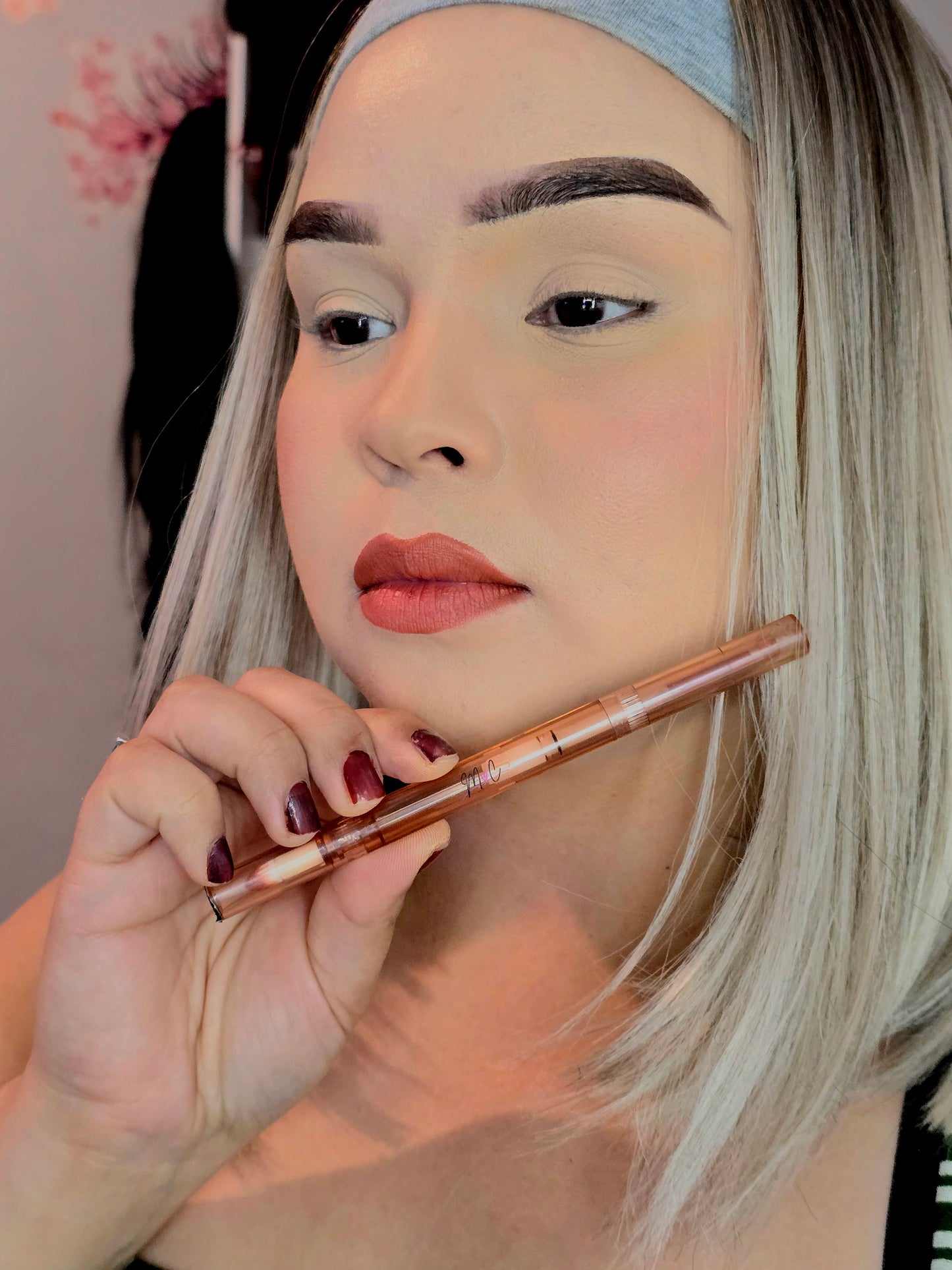 Lip liner with brush