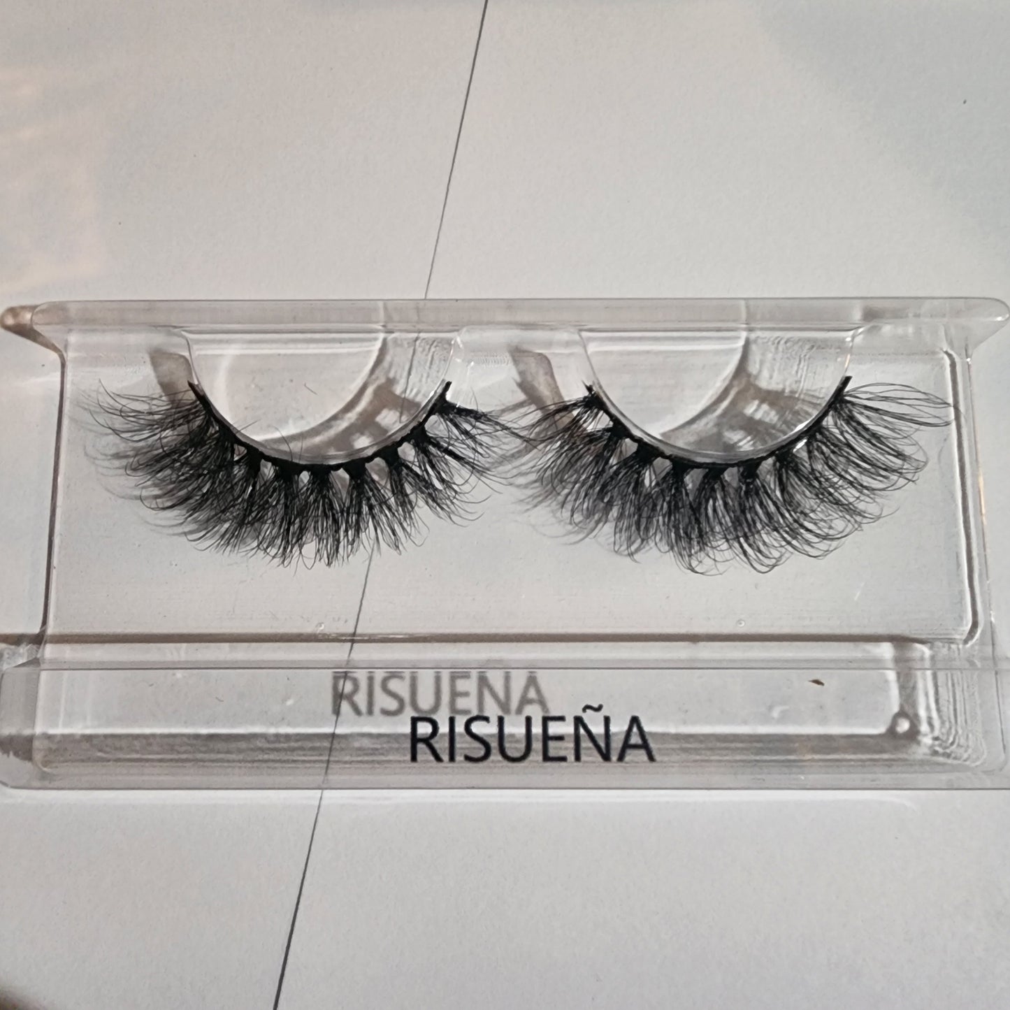 Risueña Eyelashes